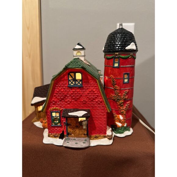 Heartland Valley Village Limited Edition Barn Illuminated Porcelain House - Picture 2 of 9
